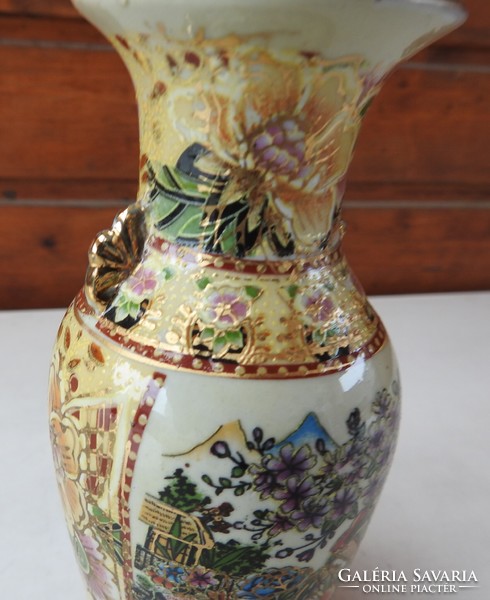 Régebbi gazdagon díszített kínai váza - jelzés nélkül