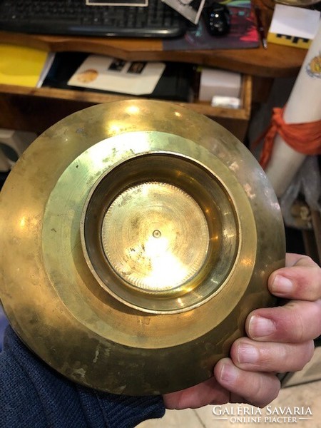 Old, copper centerpiece, offering 16 cm in diameter.