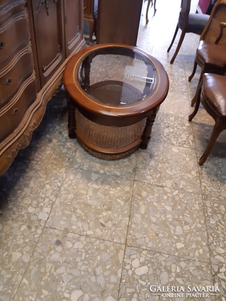 Very elegant table with baroque polished glass and rattan inlay, 100x70x45cm high