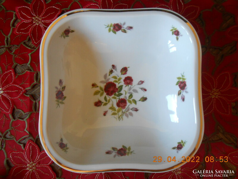 Bowl garnished with Zsolnay rose pattern