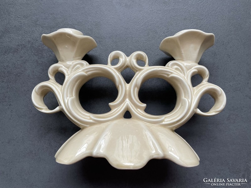 Two-pronged vanilla baroque porcelain candle holder