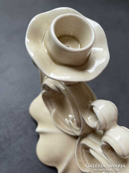 Two-pronged vanilla baroque porcelain candle holder
