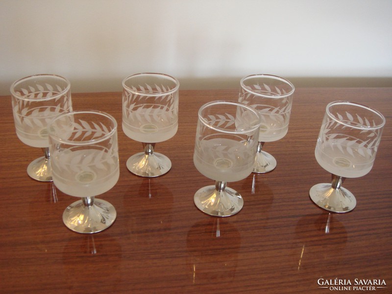Retro stemmed glass for short drinks with old metal base polished pattern stemmed glass 6 pcs