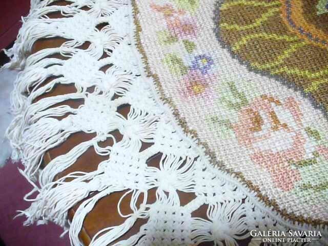 Tapestry-like fringed tablecloth