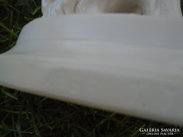 Nagyméretű olasz remekmű fehér márvány? jelzett 1939 T.T. szignóval élethő alkotás