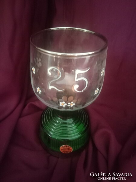 Musical Swiss wine glass decorated with a special painting of 25 swiss musical movement
