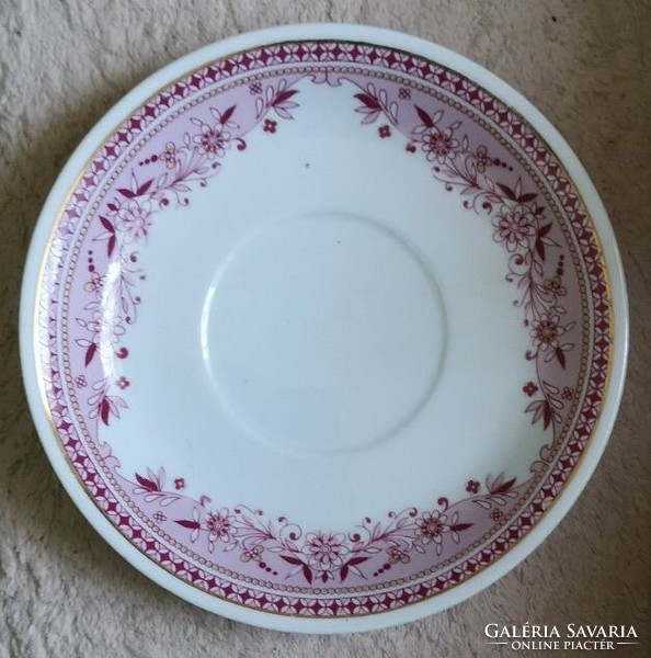 Porcelain small plate with raven house flower pattern