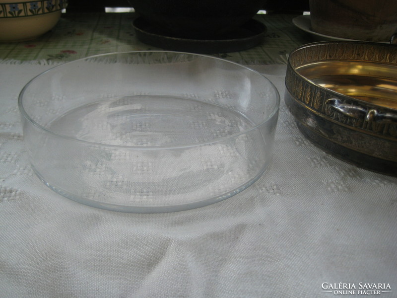 Ezüstözött asztalközép , üveg betéttel , jelzett , ezüstje kissé kopott  27 x 7 cm