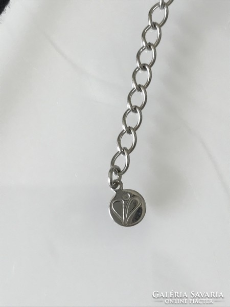 Fashionable necklace with stainless steel pendant, 42 cm long