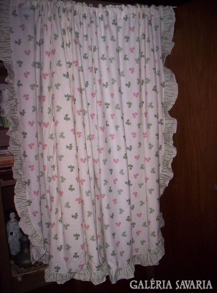 140 X 280 cm patterned, ruffled curtain x