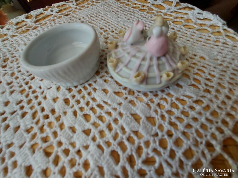 Antique German porcelain jewelry box in flawless condition