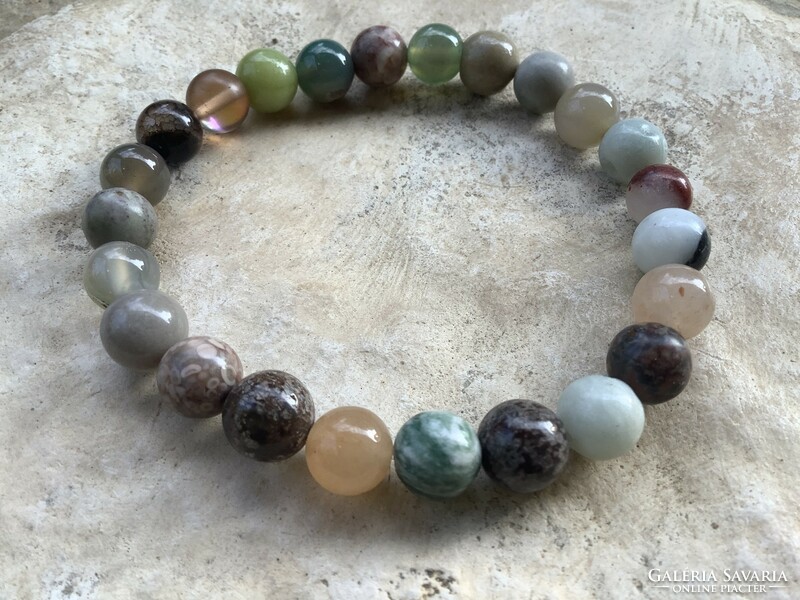 Mineral mix (agate, chrysocolla, malachite) unisex bracelet: in green, gray colors