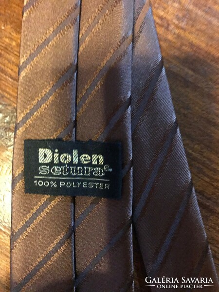 Diolen setura márkájú,új,100% polyester barna csikos férfi  nyakkendő.