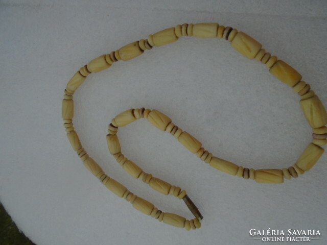 Antik csontból készült etnikai nyaklánc az 50-60 évekből nehéz ilyen szép érett láncot találni kurió