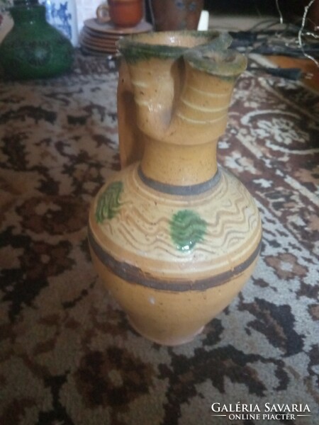 A very old folk art small jar! I discounted it !!