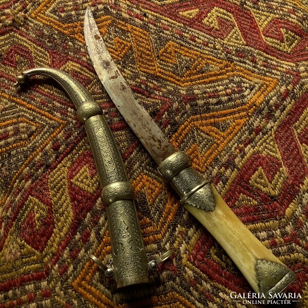 Arab harci dísztőr kés kard harci szablya tulok csont szarv nyéllel