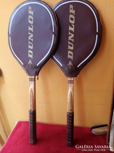 Egy pár Original Dunlop Heinz Günthardt teniszütő, tokjában