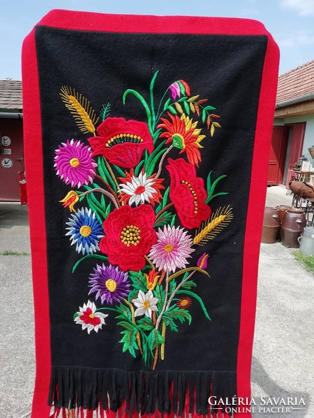 Nagyméretű 115*65 cm hímzett falikárpit, falikép, falvédő
