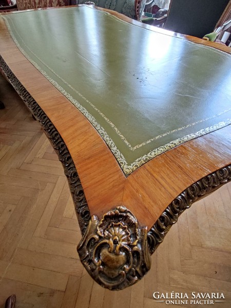 XIV.Lajos stílusú íróasztal a hozzátartozó karosszékkel