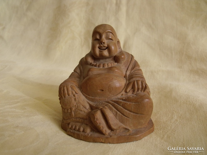 Buddha figura fából