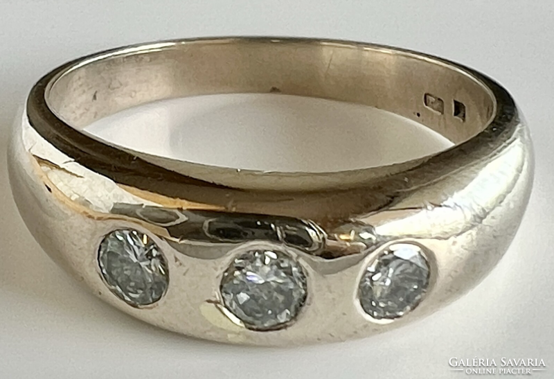 110T. Magyar Briliáns (0,5 Ct) Férfi Arany (8,8 g) gyűrű, Modern, Hófehér hibátlan kövekkel!