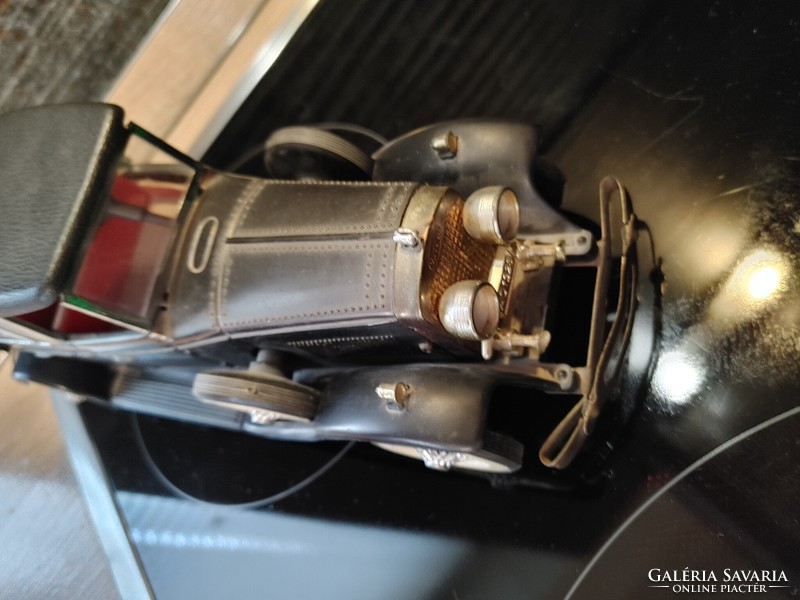 Rádiós oldtimer asztali autó-működik, a lökhárítók az antennák  Lincoln 1928 Car Transistor Radio