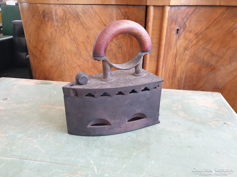 Old cast iron vintage charcoal charcoal iron decoration