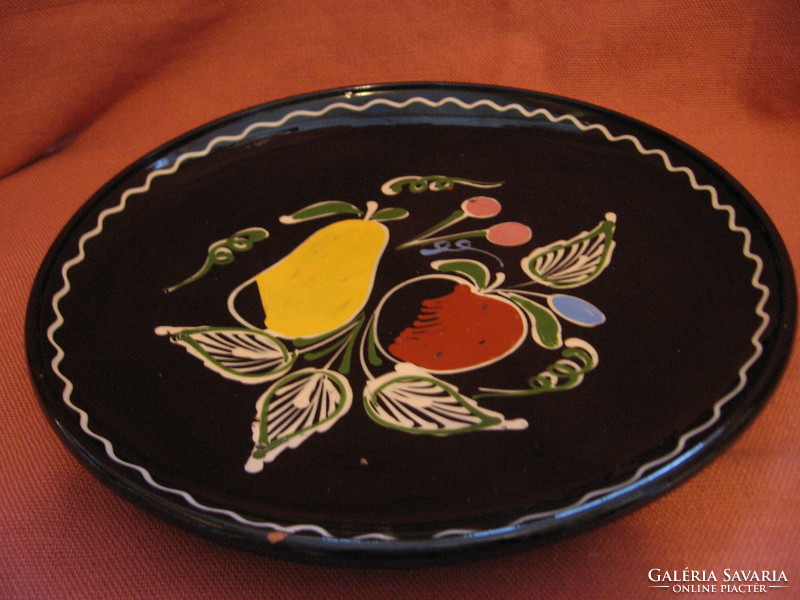 Cake plate with fruit pattern