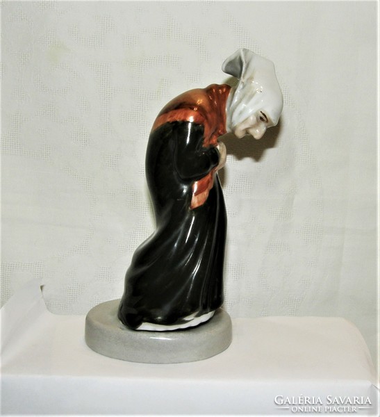 Witch - porcelain figurine from Aquincum