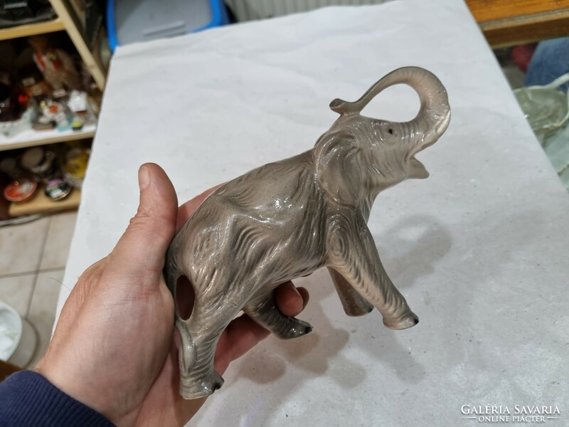 Régi német porcelán elefánt
