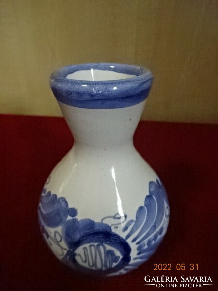 Osztrák mázas kerámia váza kézi festéssel, magassága 10,5 cm. Vanneki! Jókai.