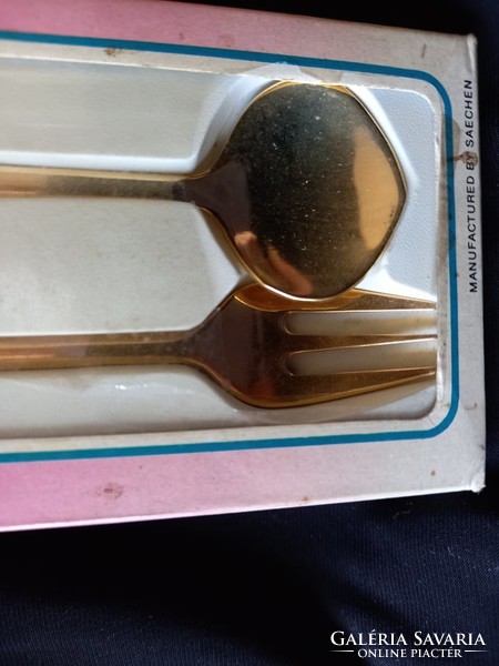 Saechen fons fork - spoon set in its own box (run with 24 carat gold)