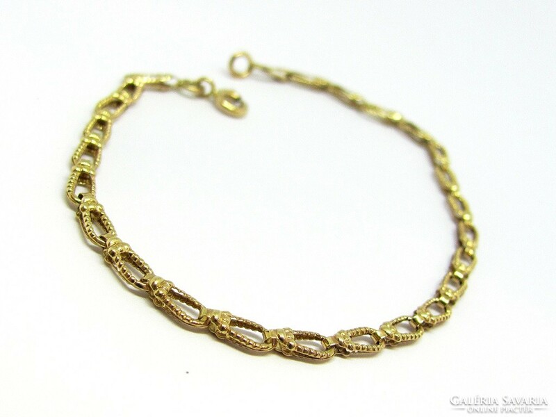 Gold bracelet (Kecs-au89365)