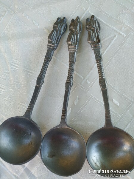 Tin spoon with 3 wooden holders for sale!