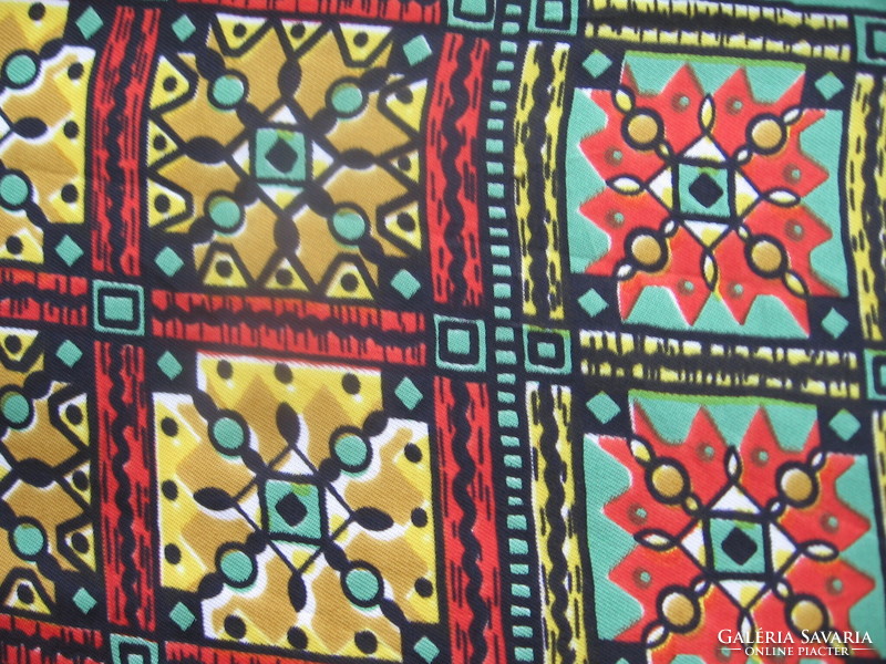 Kaleidoszkóp színes mintás retro selyem sál
