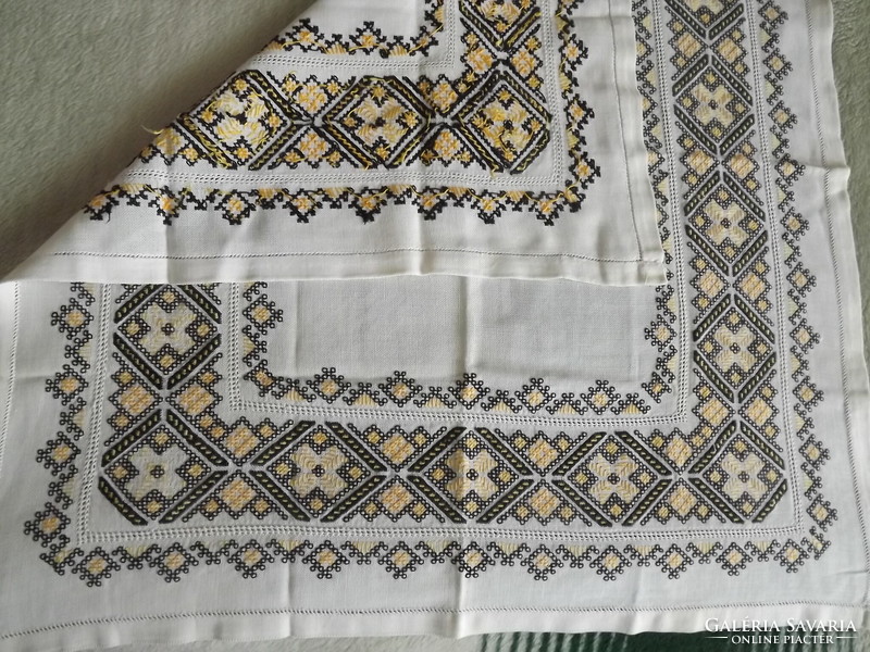 Nice smaller tablecloth on small grained material, rare technique 62 x 57 cm