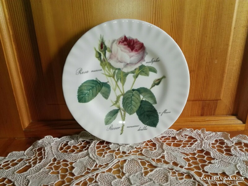Angol porcelán tányéron egy szál csodás rózsa...Roy Kirkham