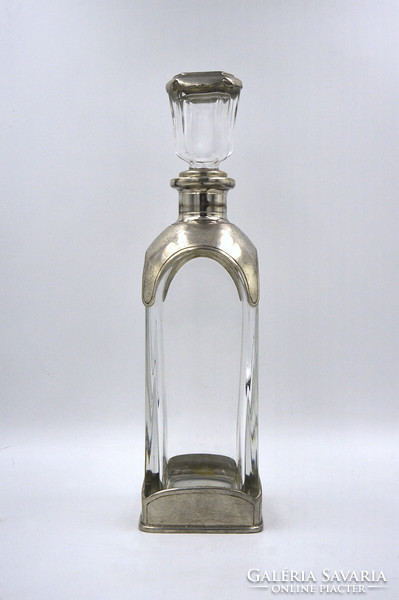 With tin-glass spout. Blown into shape, it is a special piece from the 1920s and 30s.