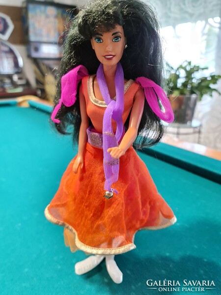 Mattel Disney Esmeralda, Notre Dam-i toronyőr