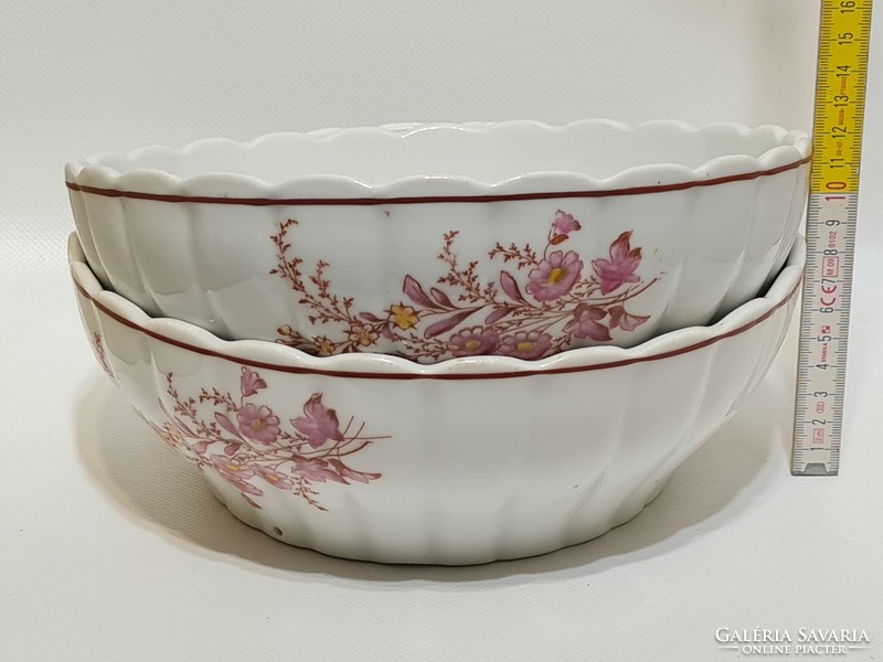 Porcelán köretes tál, bordázott felülettel, rózsaszín virágmintás dekorral 2 db (2236)