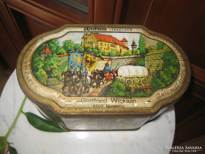 Old Nuremberg Lebkuchen metal box with gingerbread 21 x 12 x 10 cm