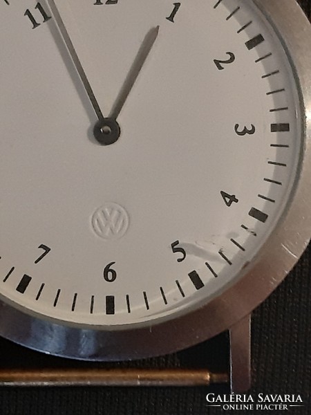 Vw advertising clock