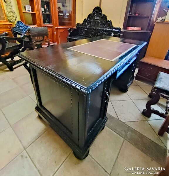 Neorenesans fekete íróasztal