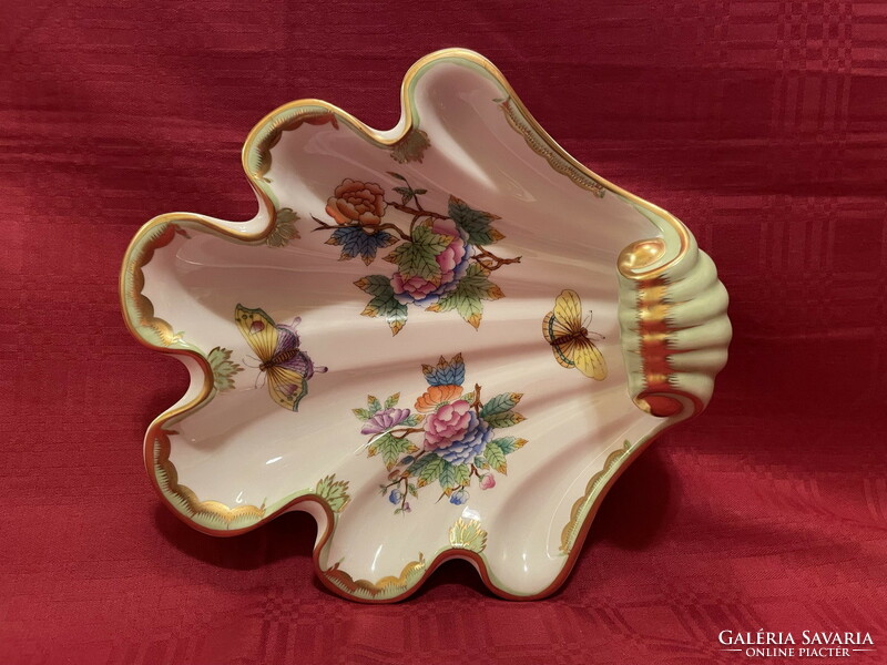 Herend Victorian patterned mussel offering