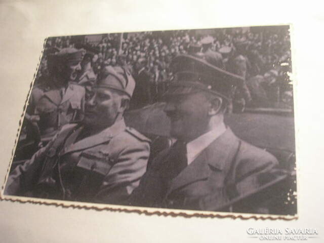 Hitler +Benito Mussolini dísz felvonuláson sajtófotó igazi gyűjtői ritkaság hátul bélyegzővel eladó