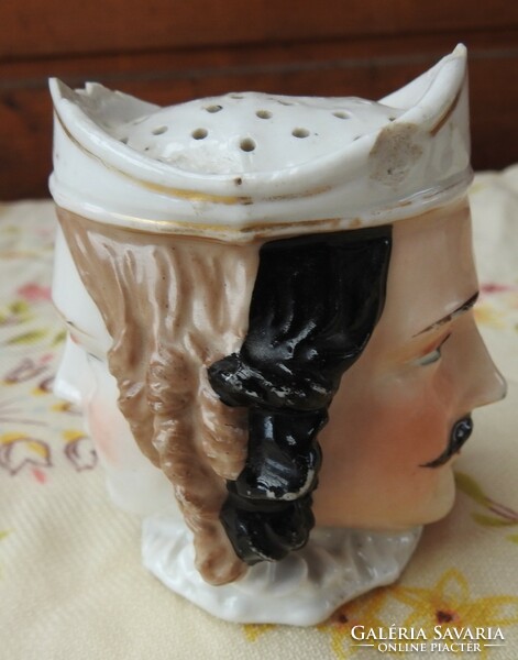 XIX. századi kétarcos tömör porcelán fogvájó tartó