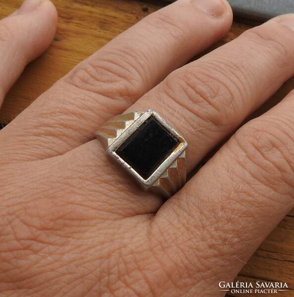 Régi ezüst színű nagy fekete köves pecsétgyűrű