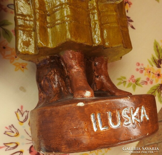 Kukoricza john and iluska - huge statue of couple xix. End of century