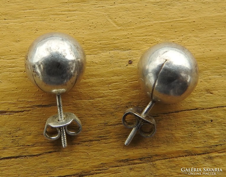 Pair of old spherical silver earrings