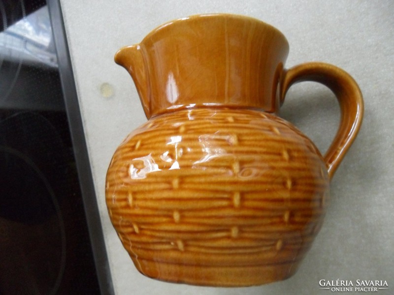 Heat-resistant heated bottom retro wicker patterned jug waku